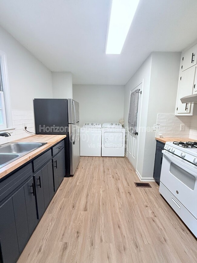 Building Photo - 4433 Sardis Dr