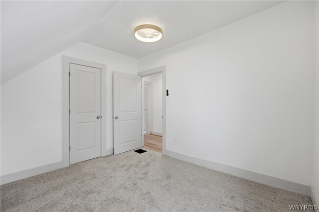 Building Photo - 444 W Ferry St