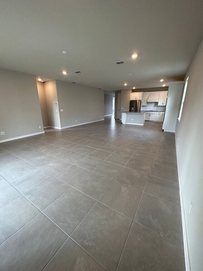 Building Photo - Stunning 4/2 close to Lake Nona!!
