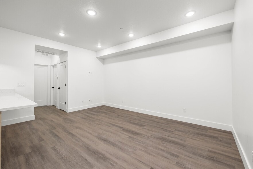 Building Photo - 51 N 100 W