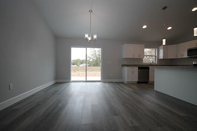 Building Photo - GORGEOUS 3 Bedroom, 2 Bathroom Home in Dun...