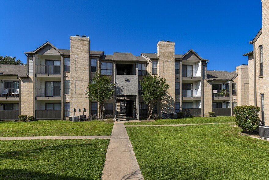 A Country Place 9971 Quail Blvd Austin TX 78758 Apartment Finder