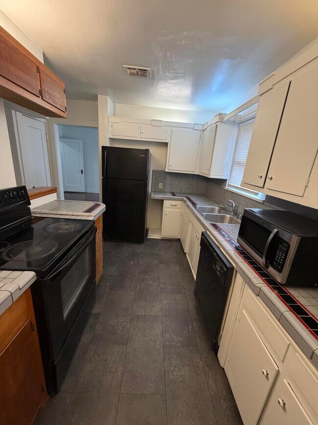 Building Photo - 2220 16th St