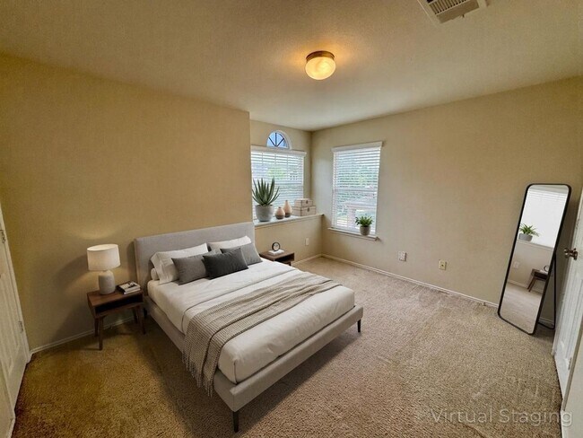 Building Photo - 5207 Bridgewood Dr