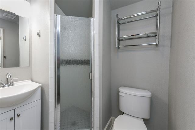 Building Photo - 4421 Calmont Ave