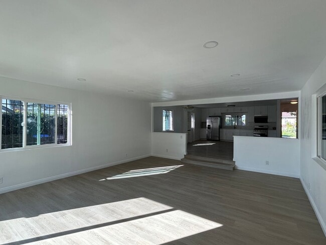 Building Photo - Beautiful 3 bed 2 bath home