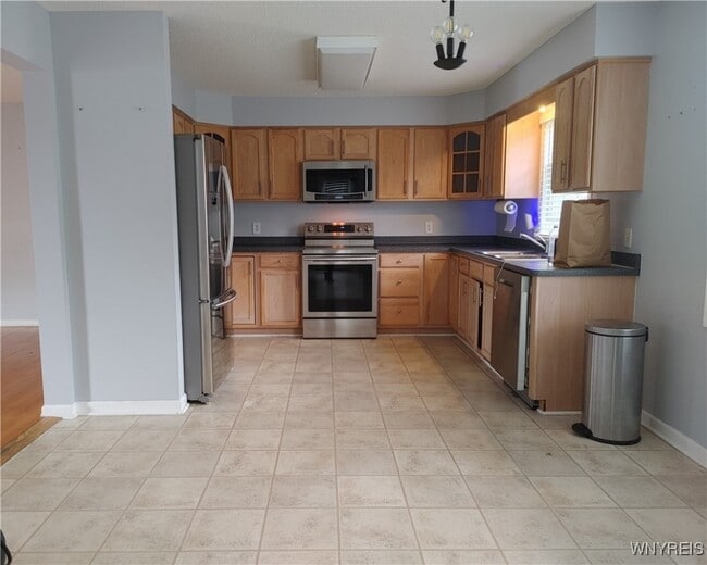 Building Photo - 579 Homestead Dr
