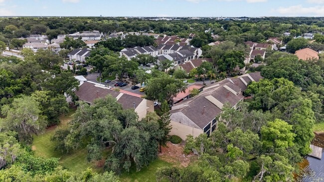 Building Photo - Cozy 3 Bedroom Available in Tampa!