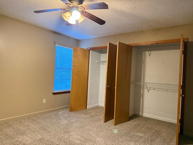 Building Photo - 20 Edgehill Cove
