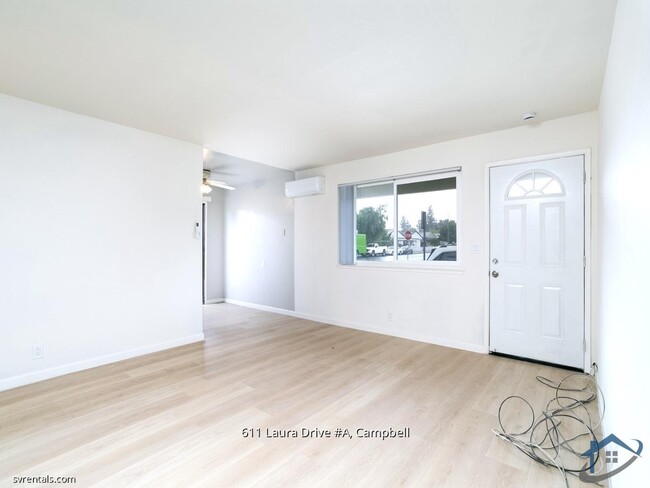 Building Photo - 611 Laura Dr