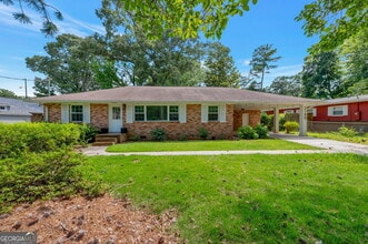 Building Photo - 2188 Pawnee Dr SE