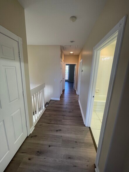 Building Photo - 7604 Andora Dr