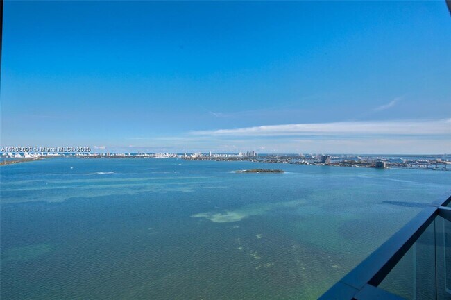 Building Photo - 2900 NE 7th Ave