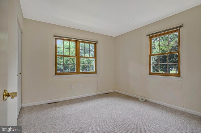 Building Photo - 607 Ridge Dr