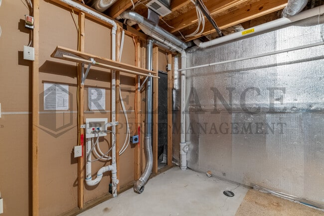 Building Photo - 1318 N Aksarben Ct