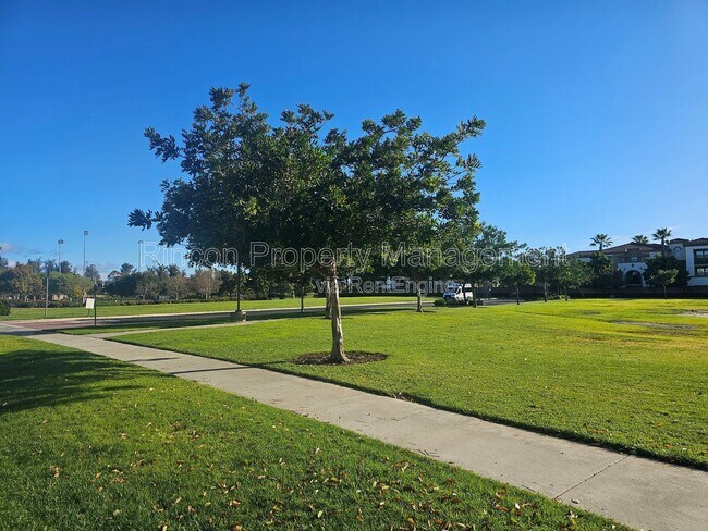 Building Photo - 209 Westpark Ct