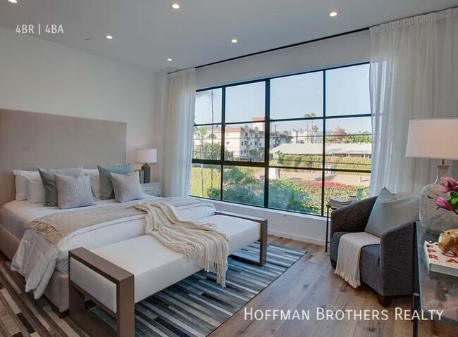 Building Photo - 1254 N Las Palmas Ave