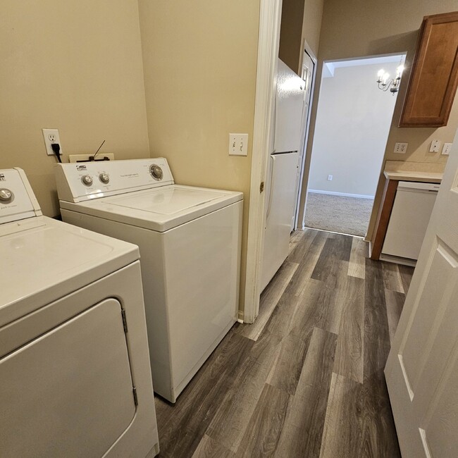 Building Photo - "2 Bedroom Townhome, 2.5 Bathroom, 2 Car G...