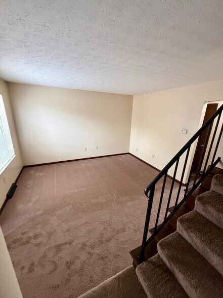 Building Photo - 3208 Cedar Grove Pl S