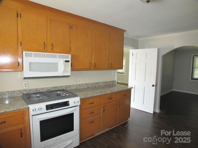 Building Photo - 6561 Morehead Rd