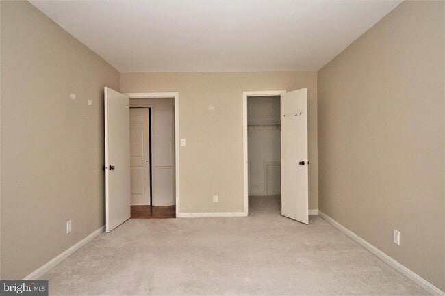 Building Photo - 6008 Westchester Park Dr