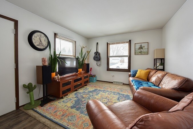 Building Photo - 217 Root Ave
