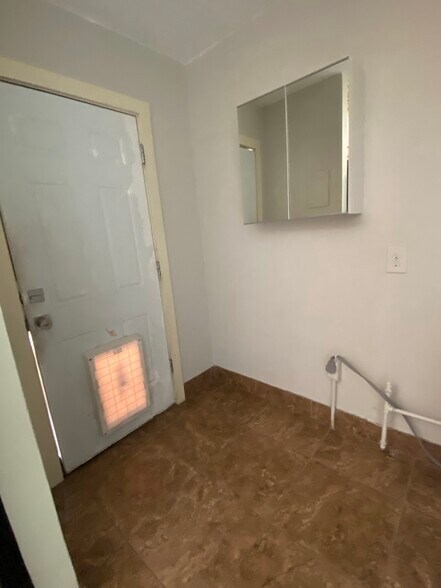 Building Photo - 1486 W 700 S