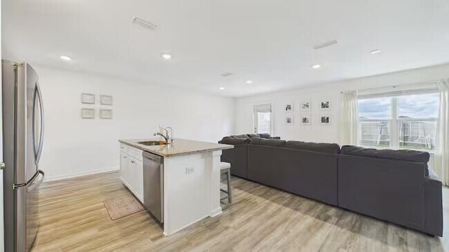 Building Photo - 235 Gray Owl Dr