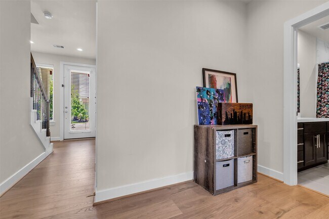 Building Photo - 144 Knightsbridge Park Ln