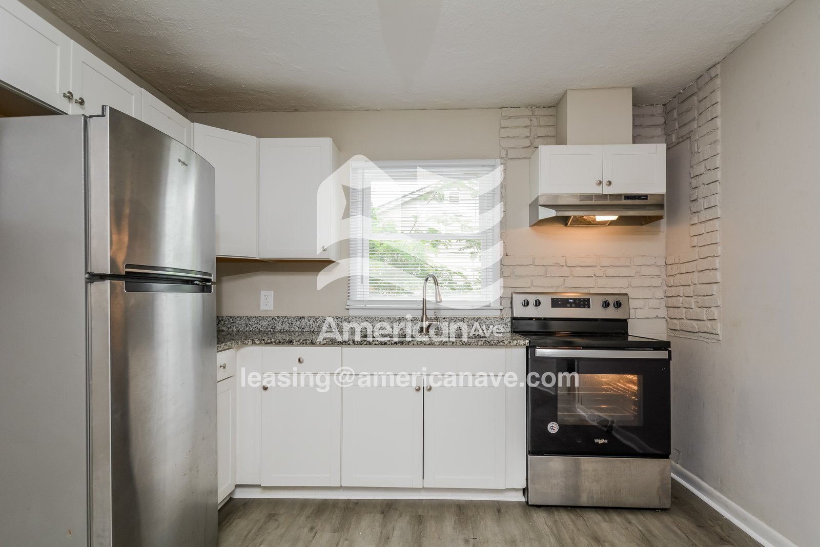 Building Photo - 4046 Village Dr