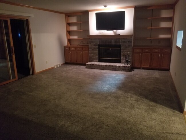 Living Room - 5695 Wilshire Dr