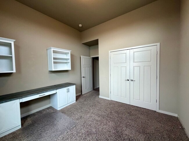 Building Photo - 3909 W 48th Ave