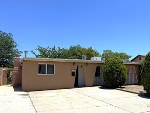 Building Photo - 2834 Montclaire Dr NE