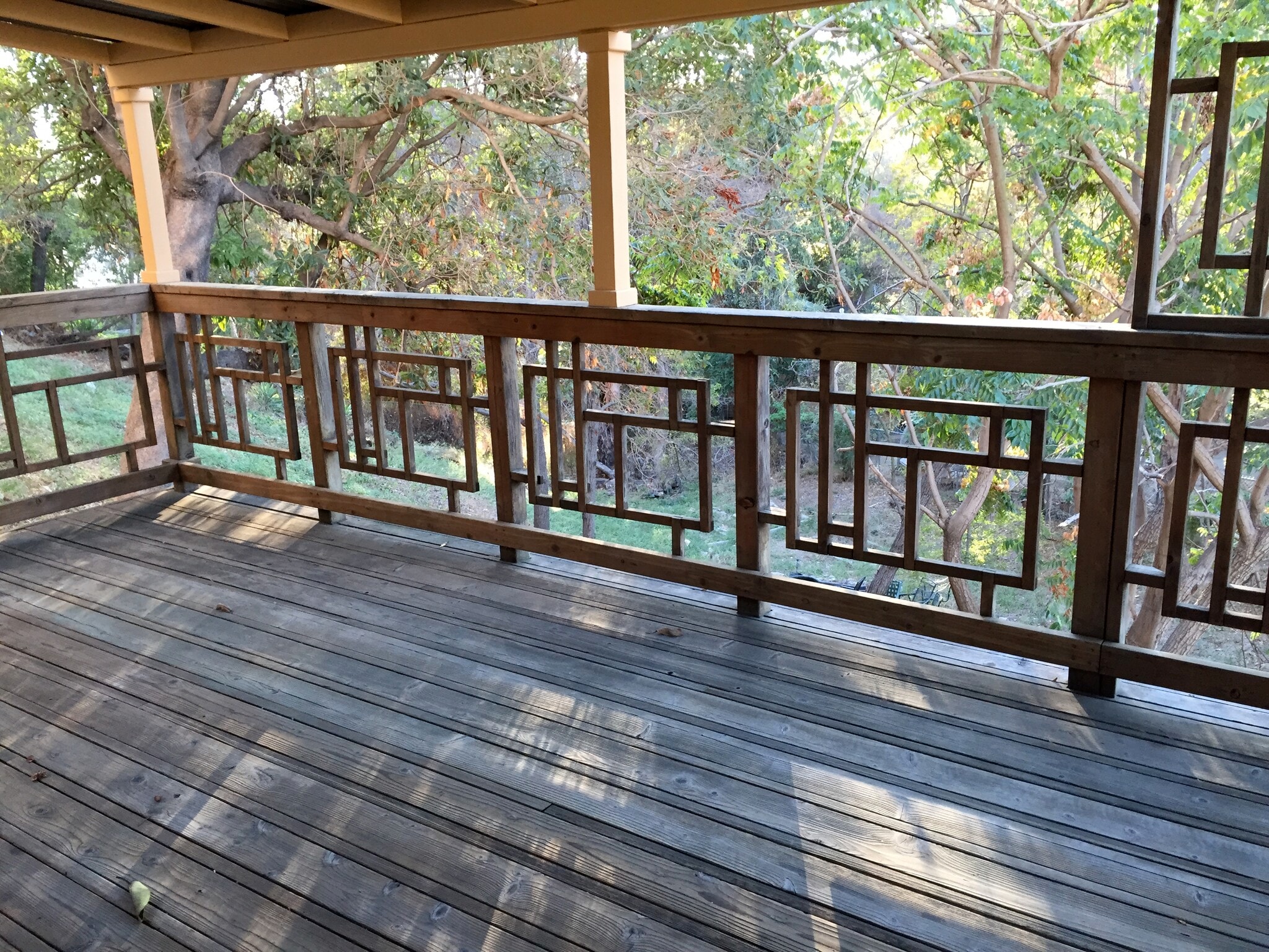 deck - 2085 Ivar Ave