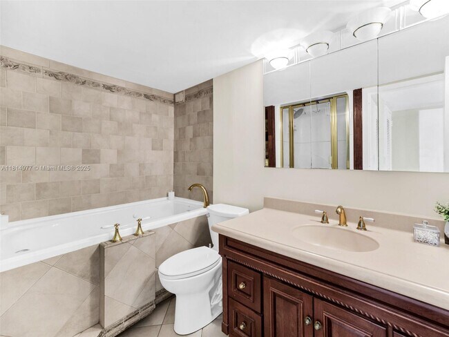 Building Photo - 2030 S Ocean Dr