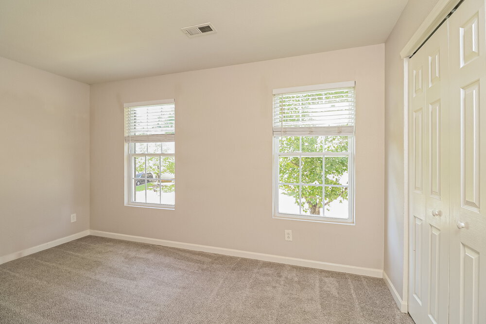 Building Photo - 7234 Fox Point Dr