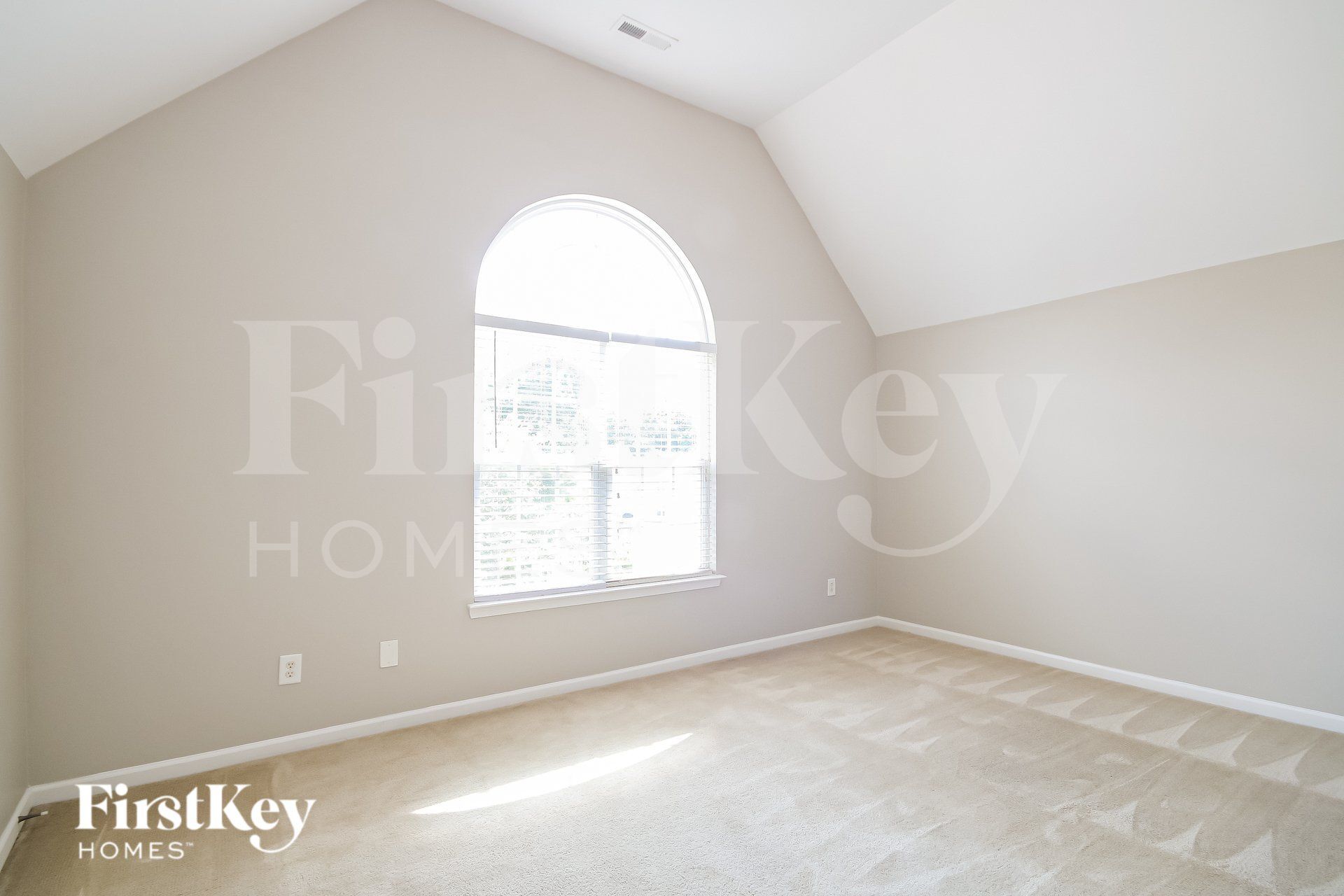 Building Photo - 9613 Rothman Ln