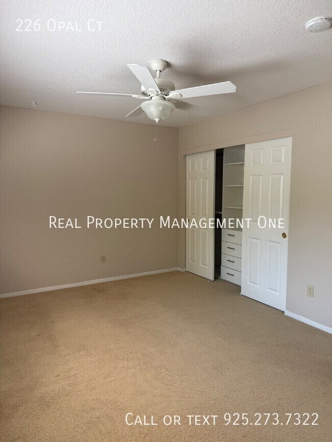 Building Photo - 226 Opal Ct