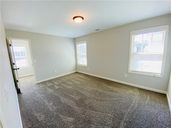 Building Photo - 1825 Miller Lake Dr