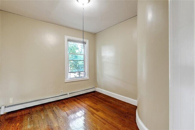 Building Photo - 35 Hammond St