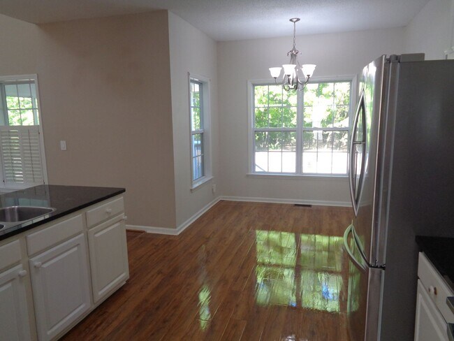 Building Photo - House For Rent in NW Greensboro!
