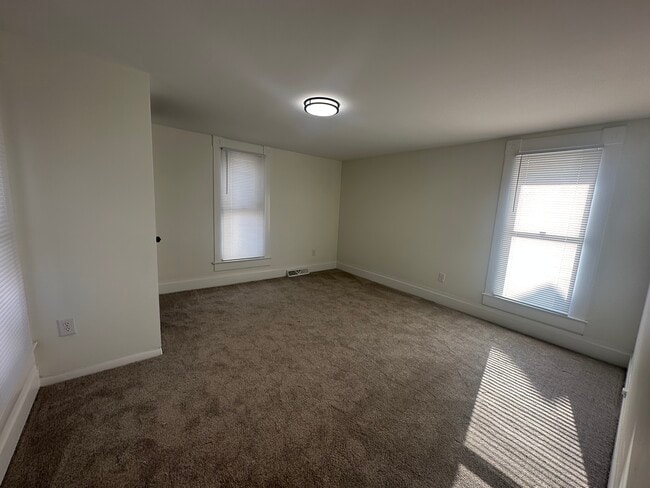 Building Photo - 245 Cromley St