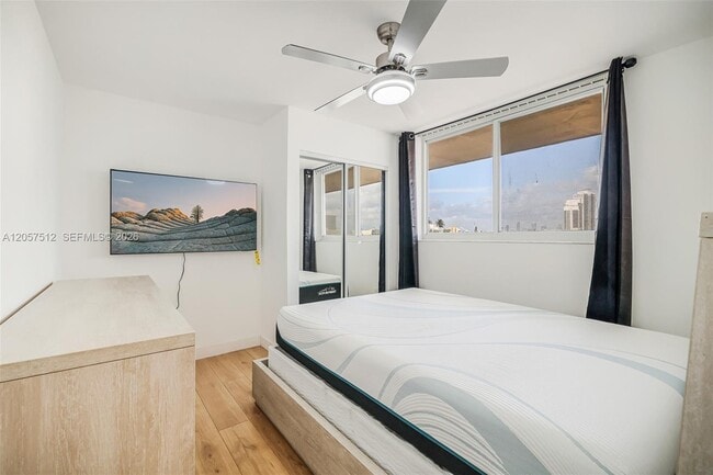 Building Photo - 401 Ocean Dr