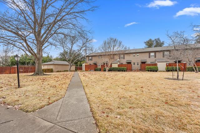 Building Photo - 6341 Bordeaux Ave