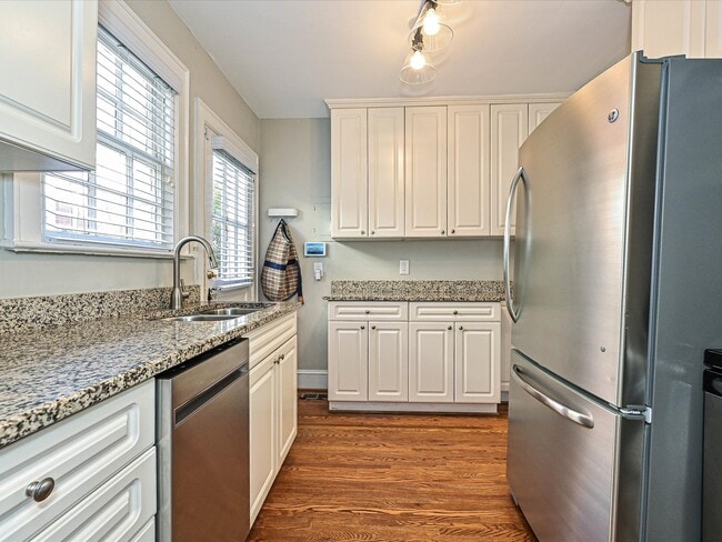 Building Photo - 2331 Chesterfield Ave