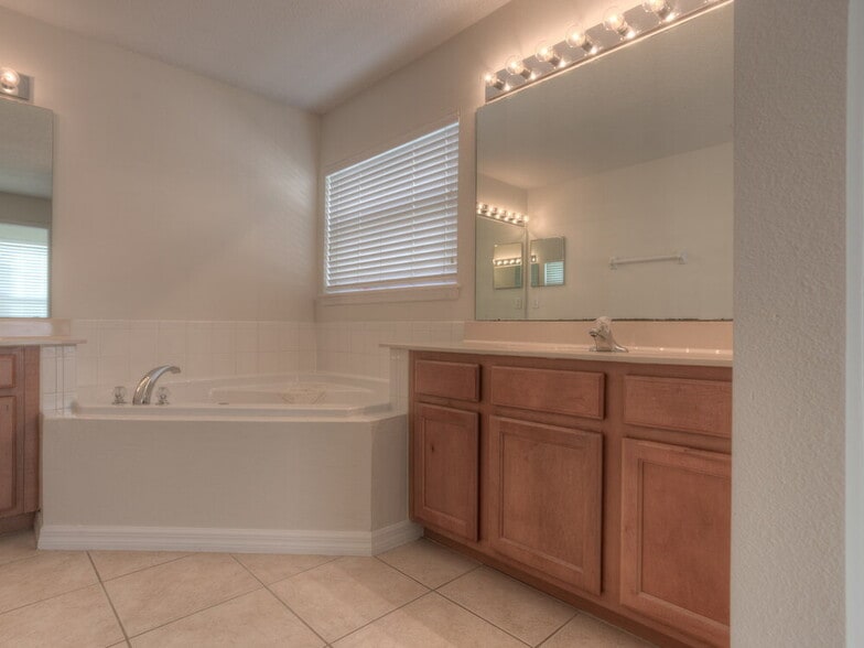 Building Photo - 125 Conch Key Way