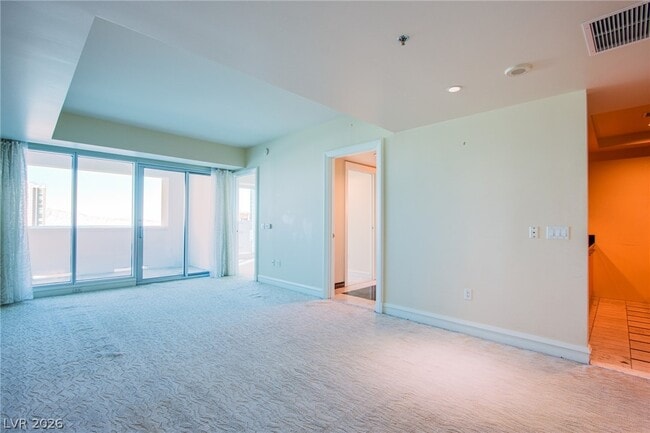 Building Photo - 2700 S Las Vegas Blvd