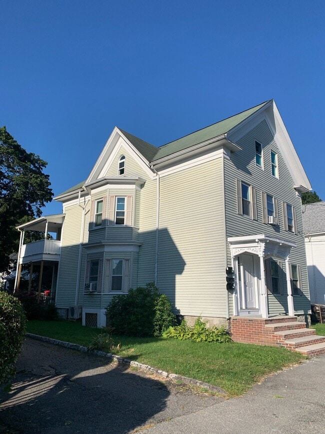 Building Photo - 35 E Walnut St