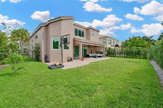 Building Photo - 1500 SW 171st Terrace