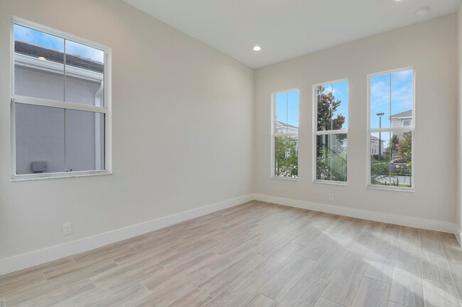 Building Photo - 12549 Nautilus Cir